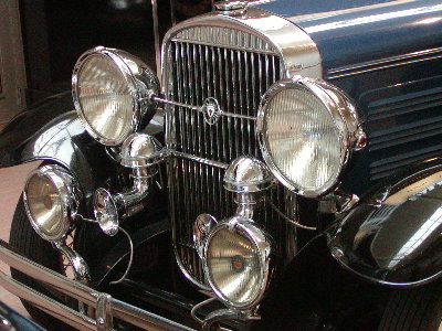 picture of old car grill