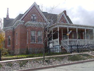 picture of old house