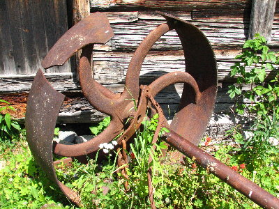 picture of rusty wheel