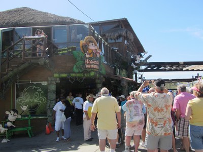 pic of tour members enterting restaurant
