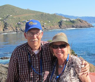 pic of Mike & Linda at La Bufadora